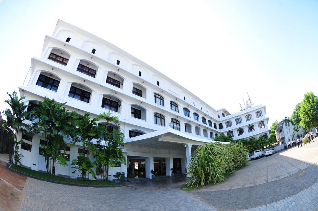 Hotel Lanka Super Corals Hikkaduwa Exterior photo