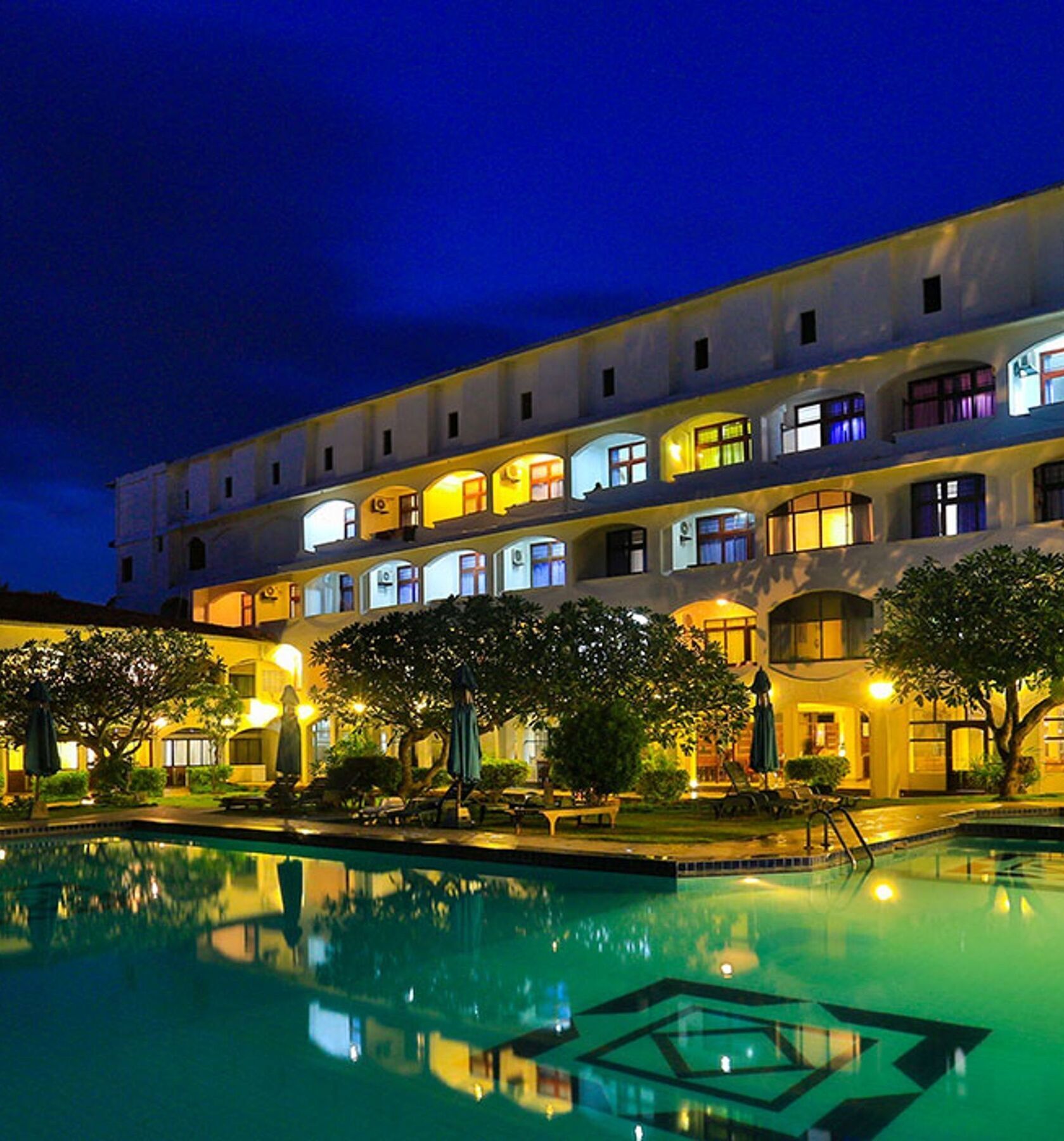 Hotel Lanka Super Corals Hikkaduwa Exterior photo